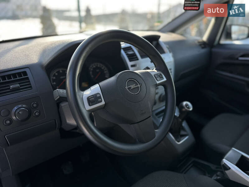 Минивэн Opel Zafira 2009 в Виннице