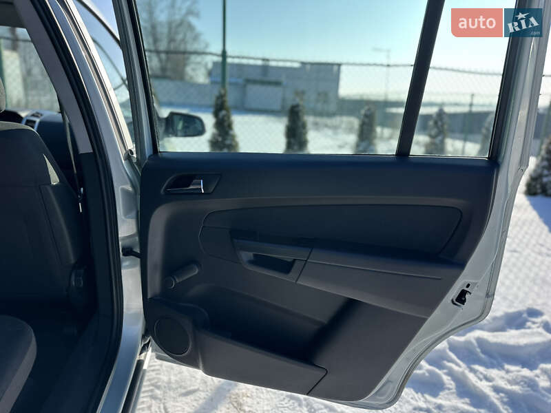 Минивэн Opel Zafira 2009 в Виннице