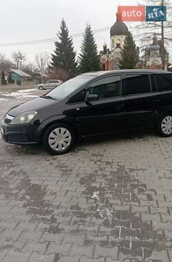 Минивэн Opel Zafira 2006 в Долине