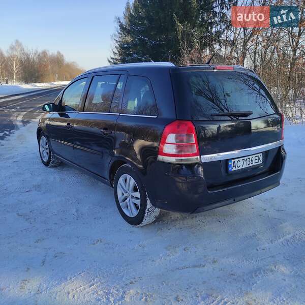 Минивэн Opel Zafira 2009 в Старой Выжевке