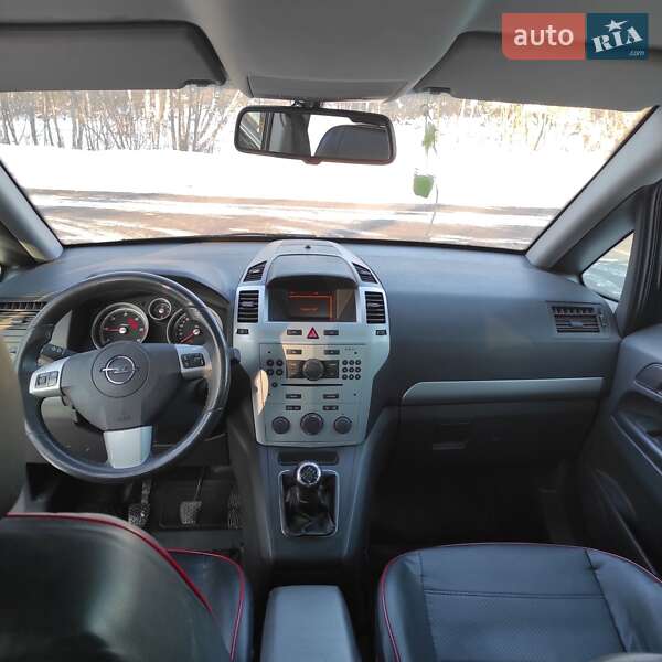 Минивэн Opel Zafira 2009 в Старой Выжевке
