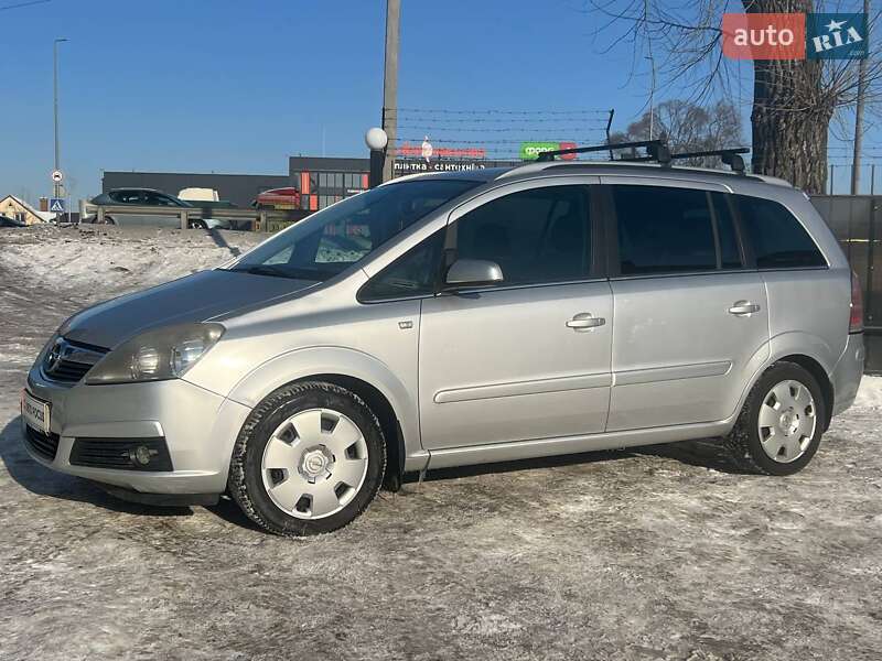 Минивэн Opel Zafira 2006 в Киеве