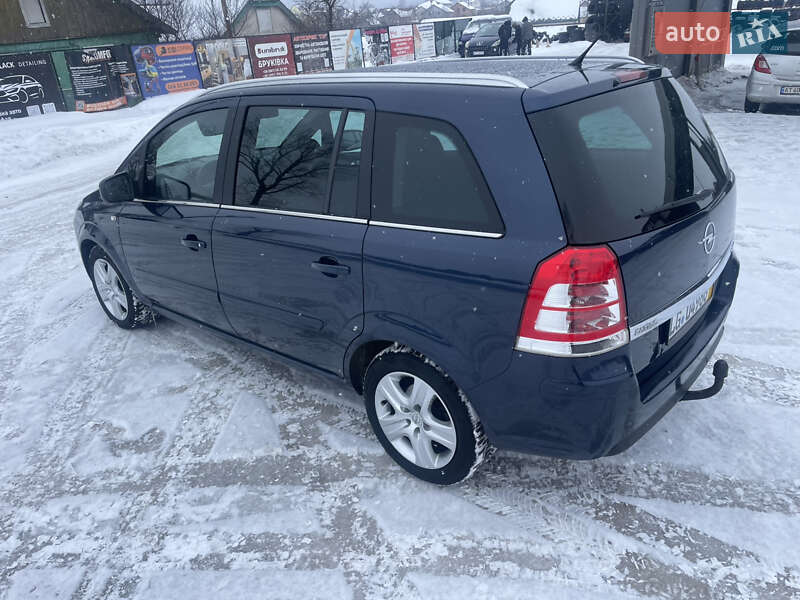 Минивэн Opel Zafira 2011 в Ивано-Франковске