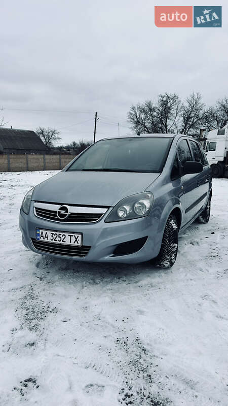 Opel Zafira 2011