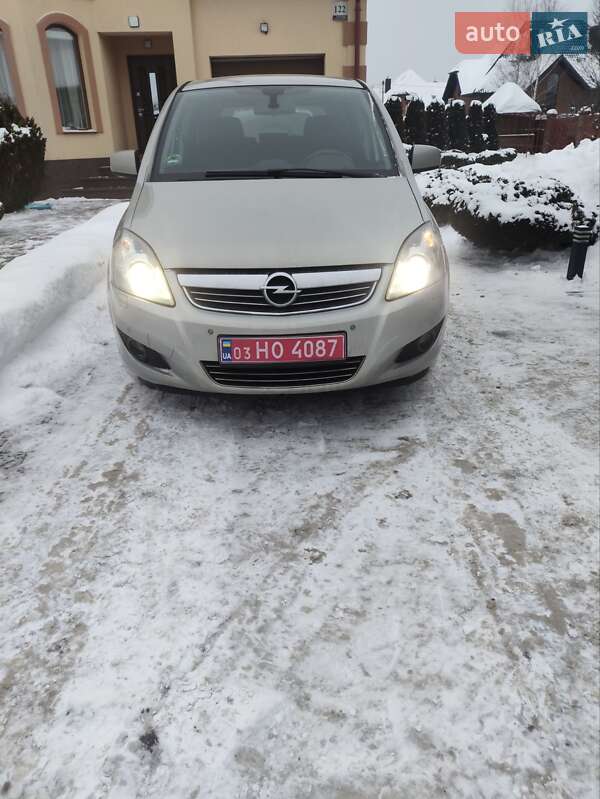 Opel Zafira 2011