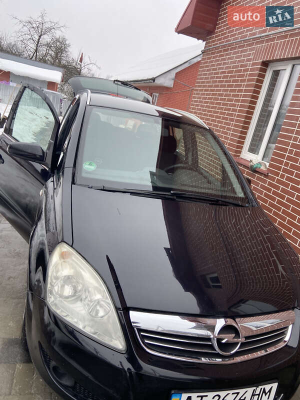 Минивэн Opel Zafira 2008 в Калуше