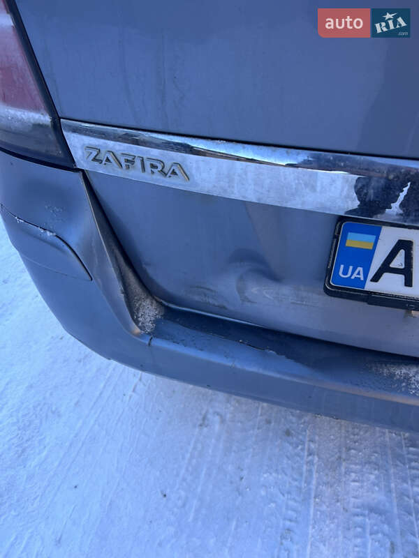 Минивэн Opel Zafira 2005 в Сокале