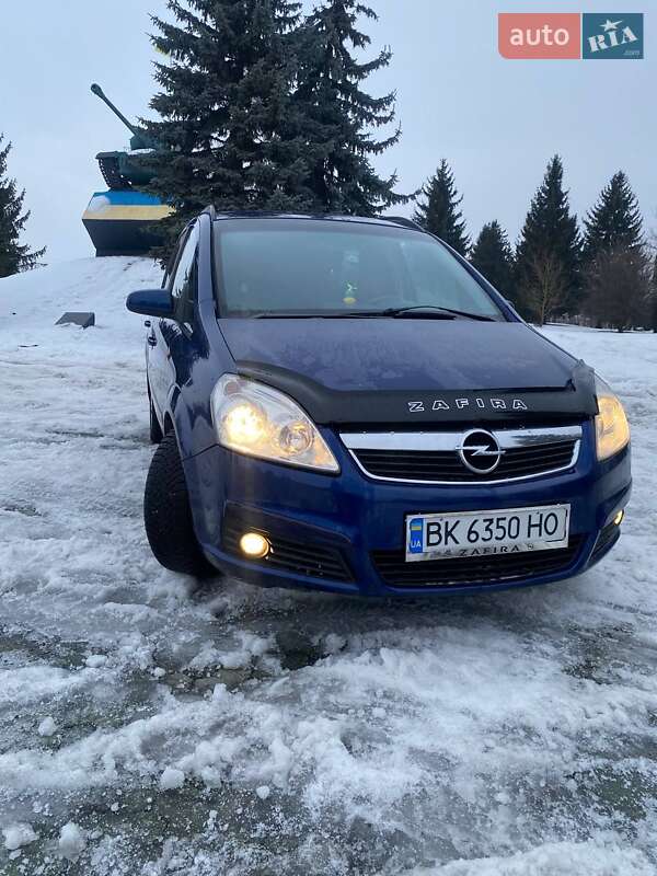 Минивэн Opel Zafira 2005 в Дубно