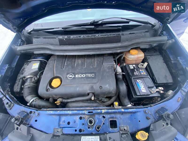 Минивэн Opel Zafira 2005 в Дубно