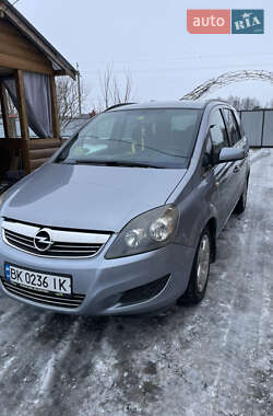 Мінівен Opel Zafira 2010 в Вараші