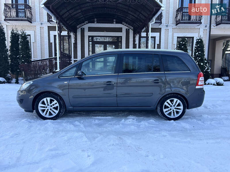 Минивэн Opel Zafira 2009 в Виннице