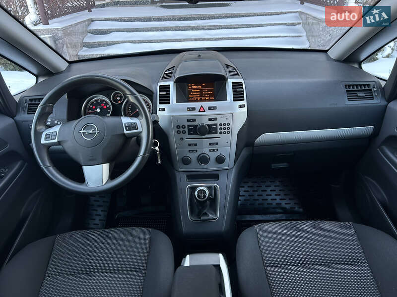 Минивэн Opel Zafira 2009 в Виннице
