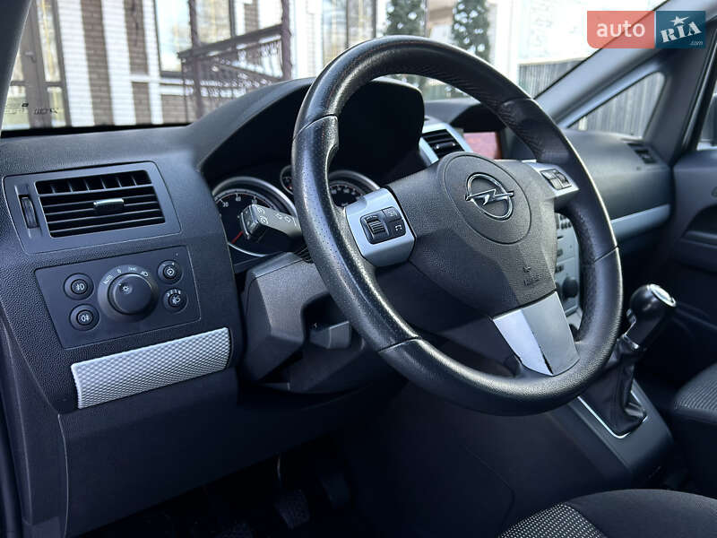 Минивэн Opel Zafira 2009 в Виннице