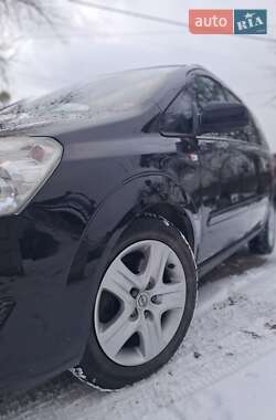 Минивэн Opel Zafira 2010 в Заречном
