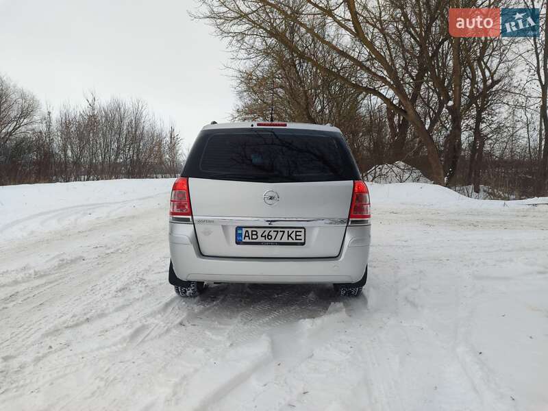 Минивэн Opel Zafira 2013 в Виннице