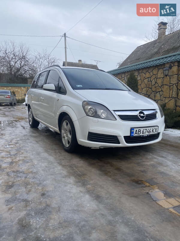 Минивэн Opel Zafira 2006 в Могилев-Подольске