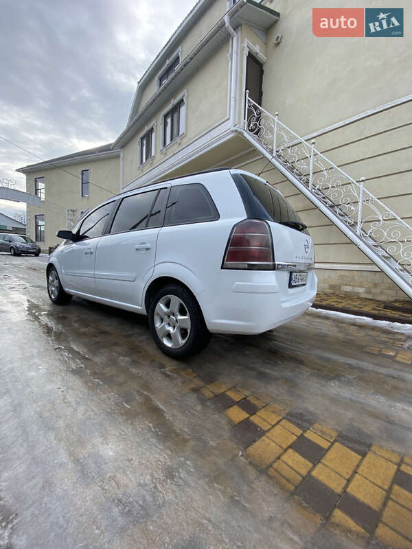 Минивэн Opel Zafira 2006 в Могилев-Подольске