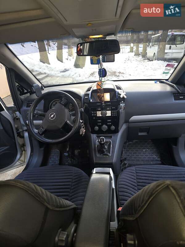 Мінівен Opel Zafira 2010 в Львові