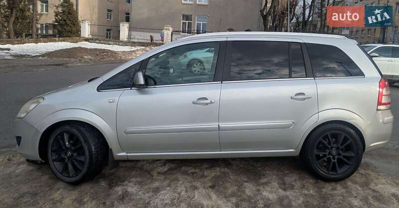 Мінівен Opel Zafira 2010 в Львові