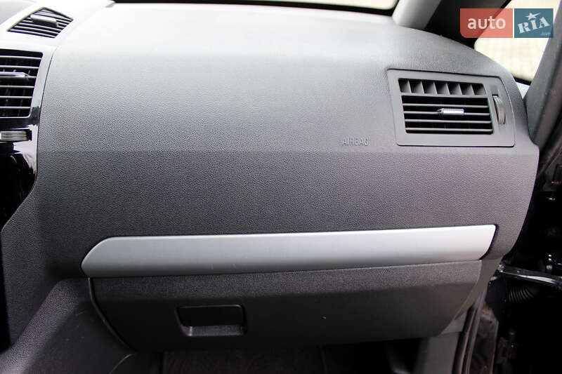 Минивэн Opel Zafira 2011 в Самборе фото 67 Минивэн Opel Zafira 2011 в Самборе