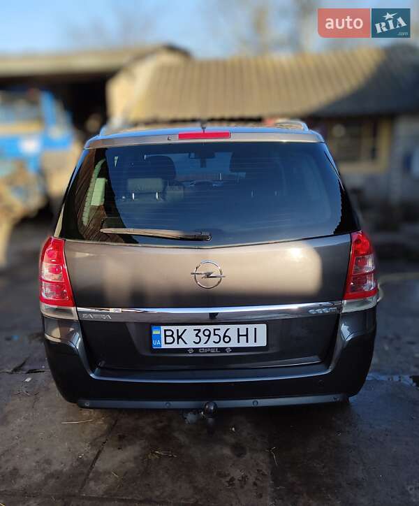 Минивэн Opel Zafira 2009 в Костополе