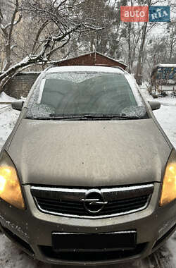 Минивэн Opel Zafira 2007 в Киеве