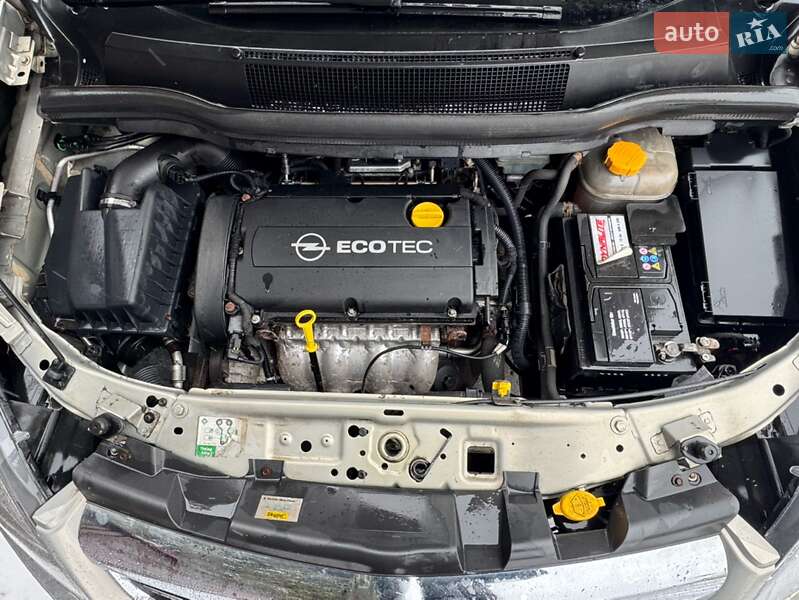 Минивэн Opel Zafira 2009 в Надворной фото 32 Минивэн Opel Zafira 2009 в Надворной