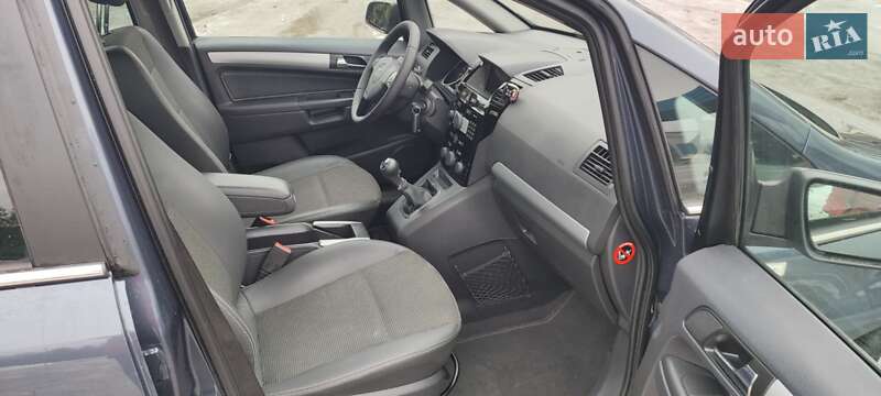 Минивэн Opel Zafira 2009 в Харькове