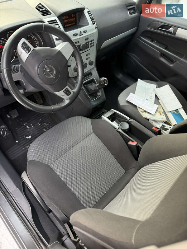 Минивэн Opel Zafira 2009 в Луцке фото 21 Минивэн Opel Zafira 2009 в Луцке