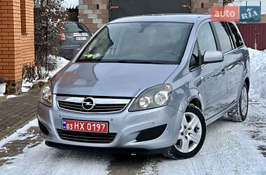 Минивэн Opel Zafira 2010 в Владимирце