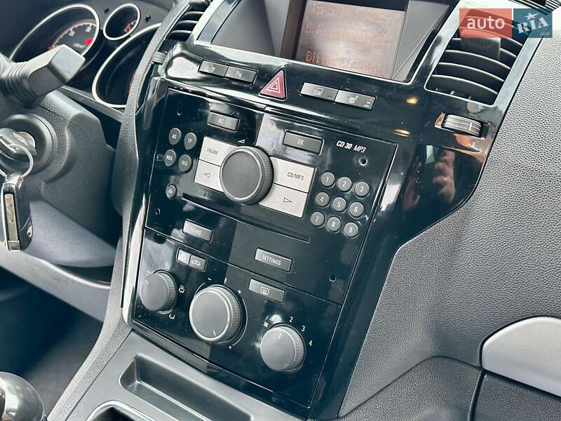 Минивэн Opel Zafira 2010 в Владимирце