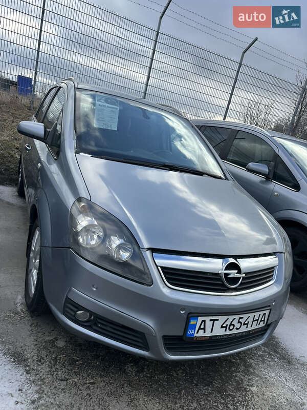 Opel Zafira 2005