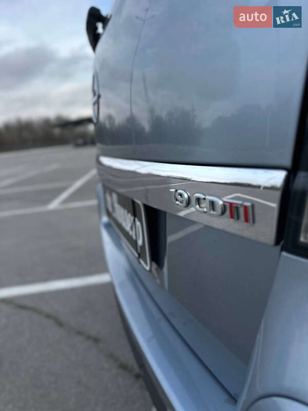 Минивэн Opel Zafira 2005 в Запорожье