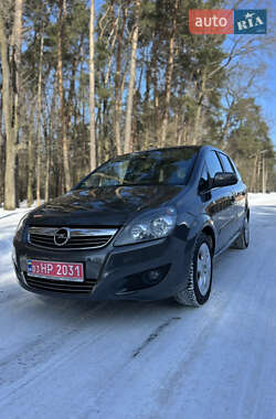 Минивэн Opel Zafira 2012 в Луцке