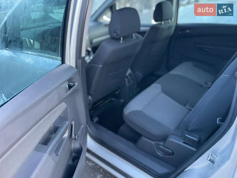 Минивэн Opel Zafira 2008 в Луцке фото 8 Минивэн Opel Zafira 2008 в Луцке
