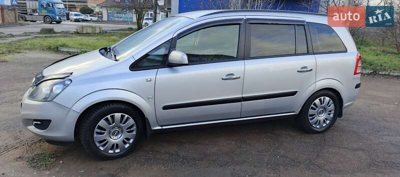 Мінівен Opel Zafira 2012 в Житомирі