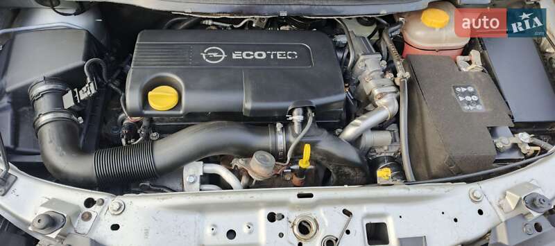 Мінівен Opel Zafira 2012 в Житомирі