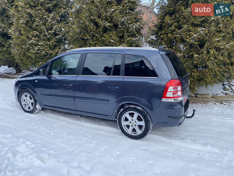 Минивэн Opel Zafira 2011 в Снятине
