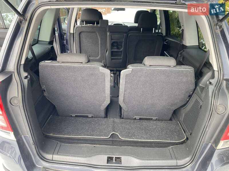 Минивэн Opel Zafira 2011 в Снятине