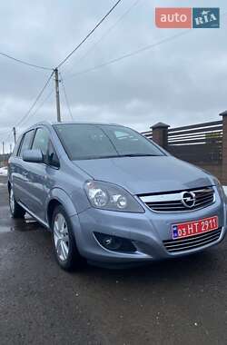 Минивэн Opel Zafira 2012 в Луцке