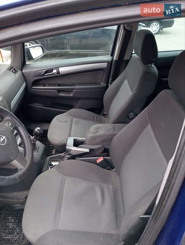 Минивэн Opel Zafira 2006 в Одессе