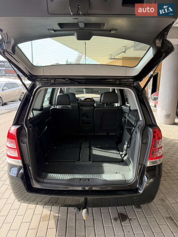Минивэн Opel Zafira 2008 в Киеве