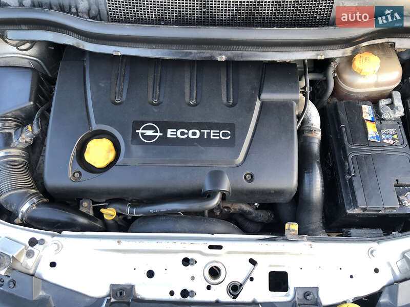 Минивэн Opel Zafira 2006 в Турке