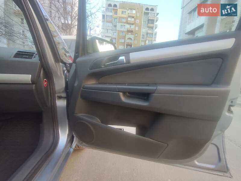 Минивэн Opel Zafira 2007 в Дрогобыче фото 7 Минивэн Opel Zafira 2007 в Дрогобыче