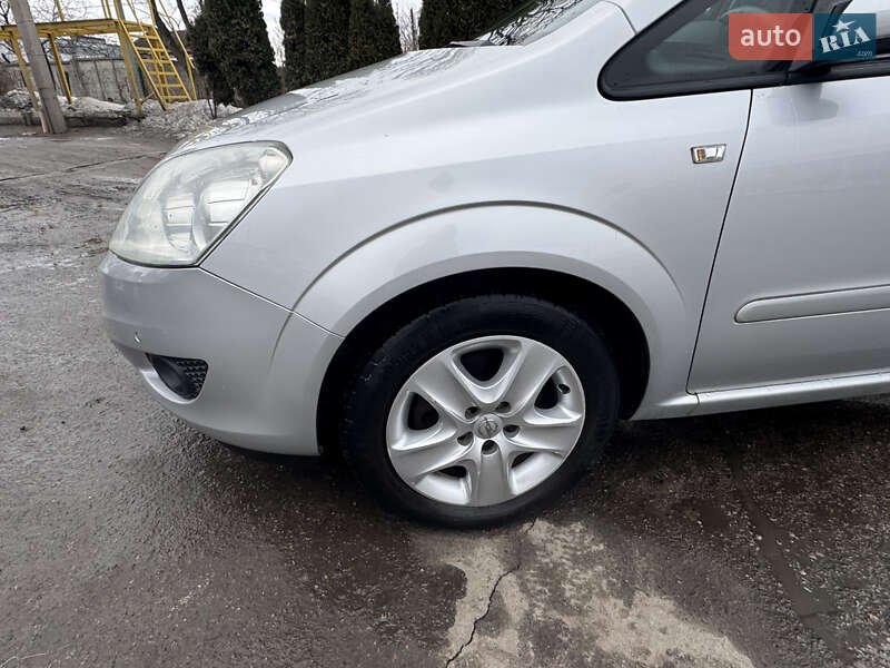 Минивэн Opel Zafira 2008 в Белой Церкви