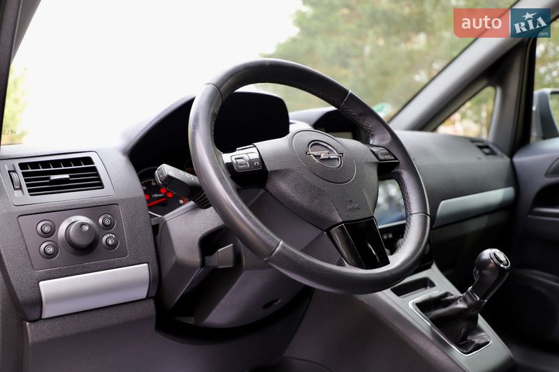 Минивэн Opel Zafira 2011 в Дрогобыче фото 57 Минивэн Opel Zafira 2011 в Дрогобыче
