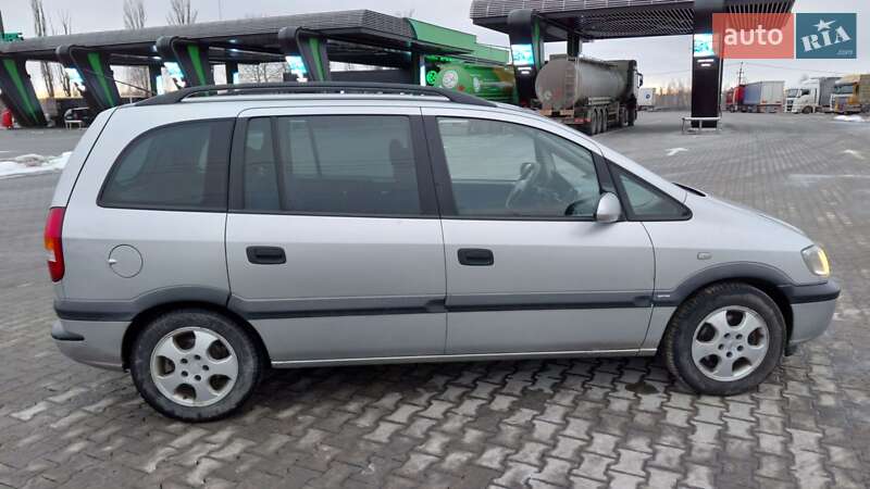 Минивэн Opel Zafira 2000 в Немишаево