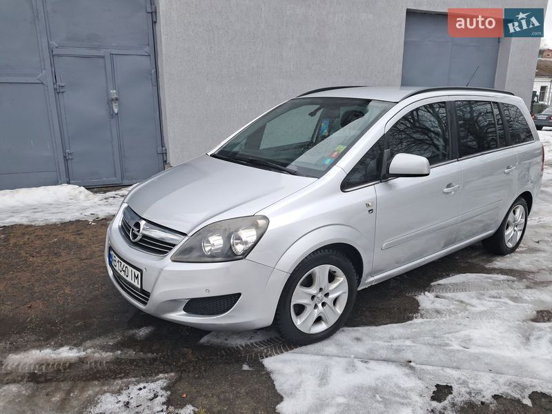 Opel Zafira 2010 Opel Zafira 2010
