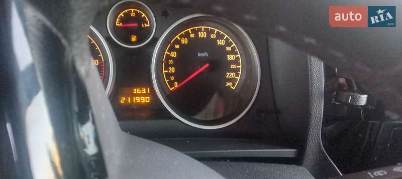 Минивэн Opel Zafira 2010 в Львове