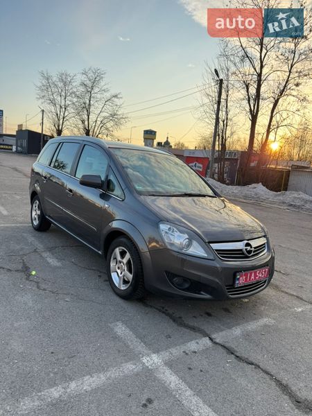 Минивэн Opel Zafira 2009 в Киеве
